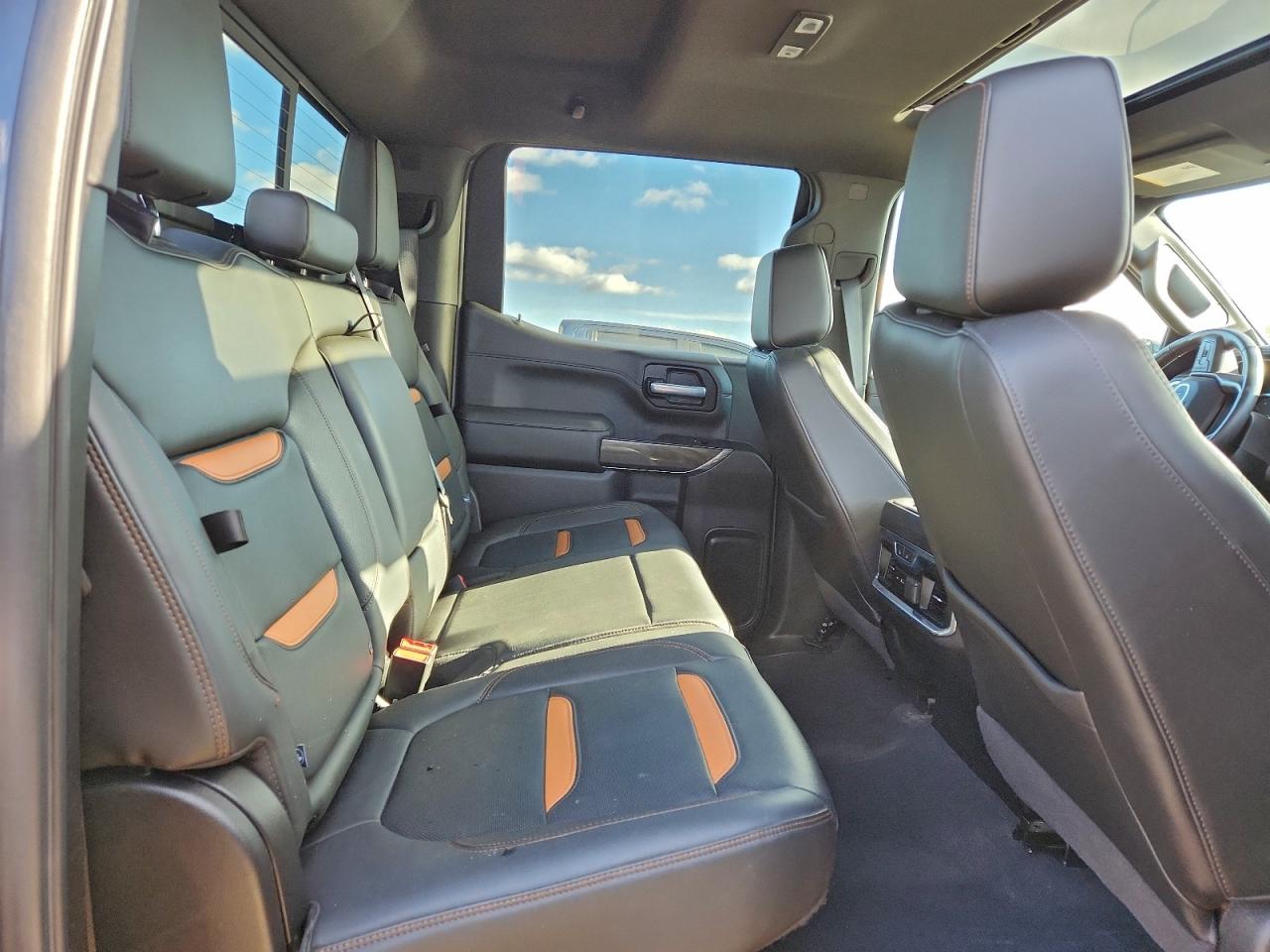 GMC Sierra K1500 At4 Image 8