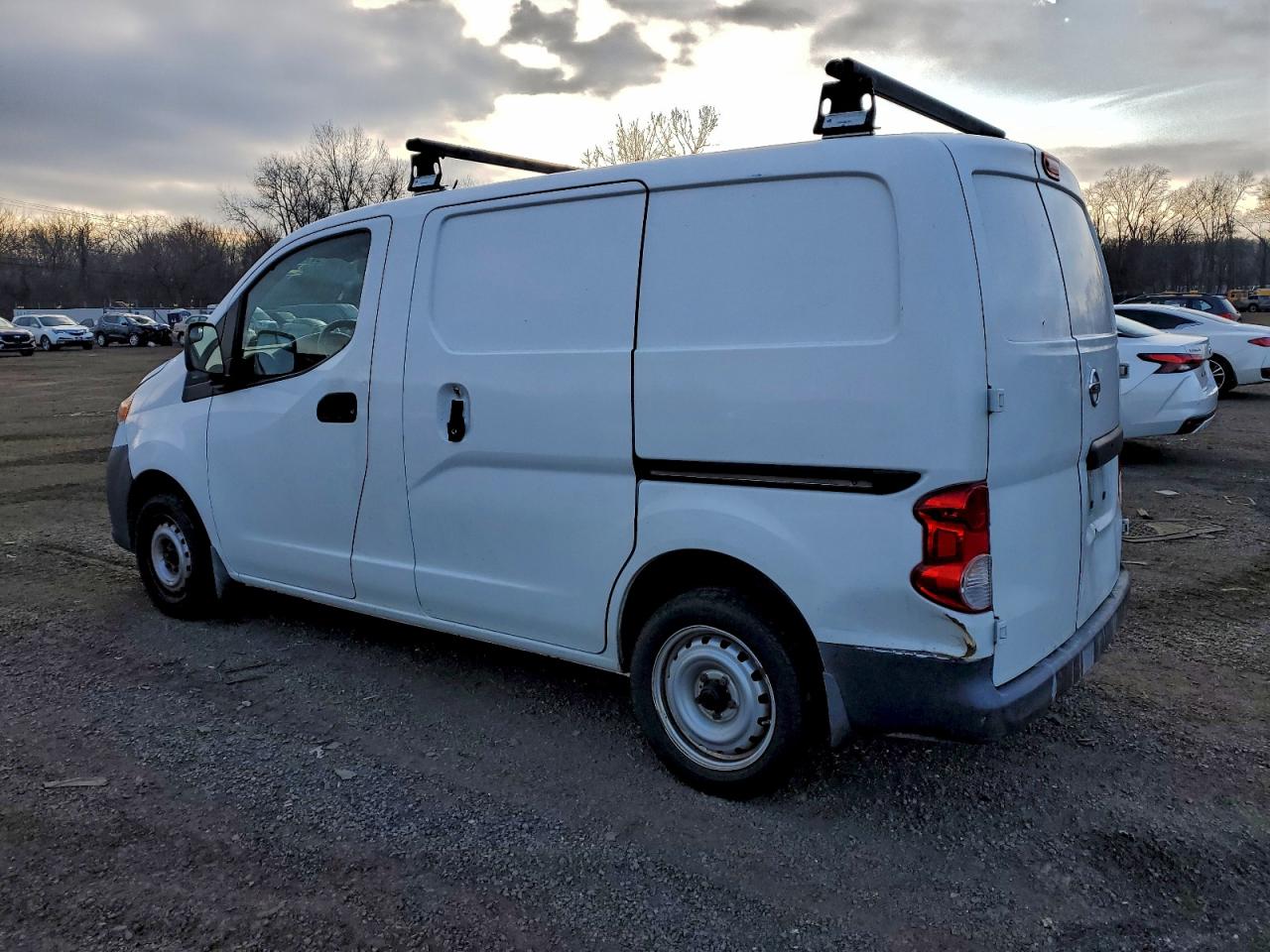 Nissan Nv 2.5s Image 5