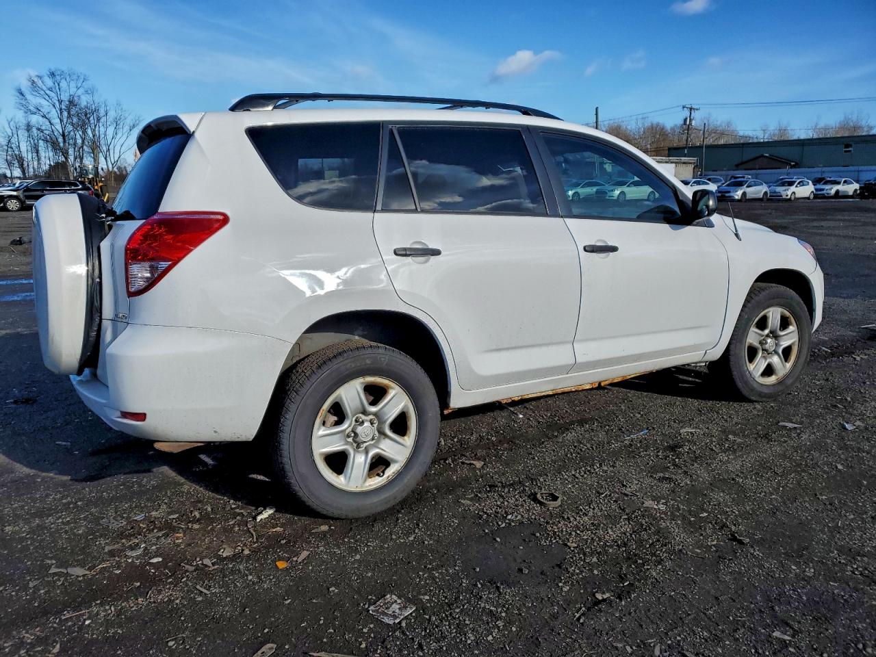 Toyota RAV4 Image 2