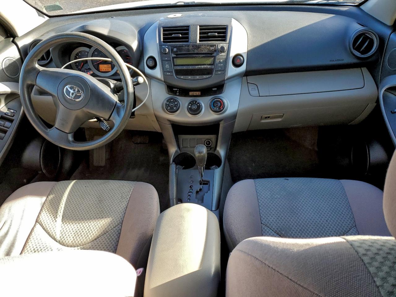 Toyota RAV4 Image 11