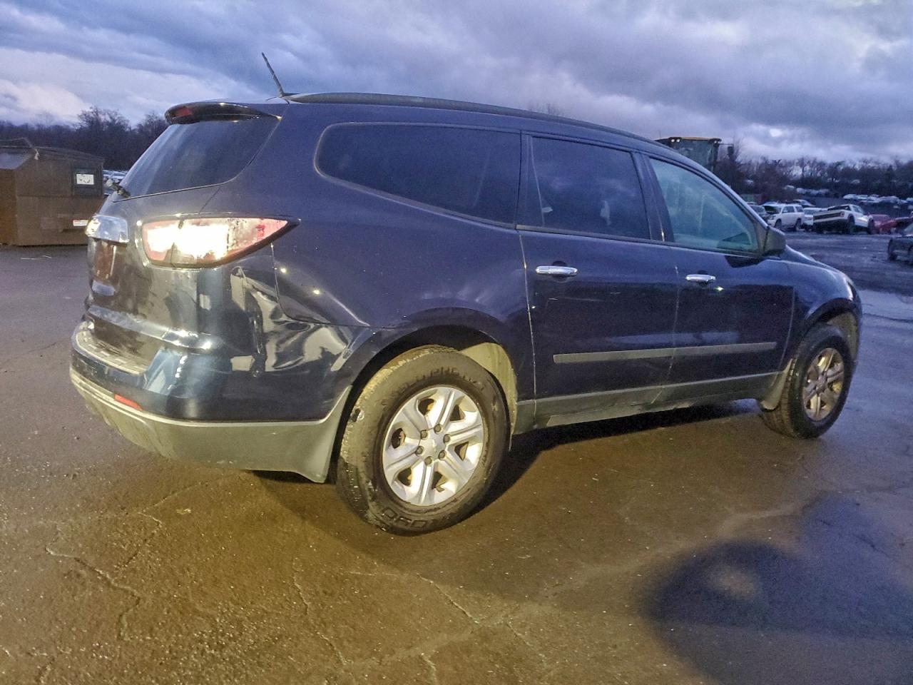Chevrolet Traverse Ls Image 12