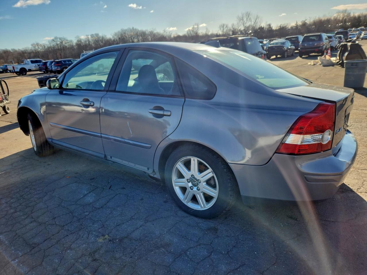 Volvo S40 2.4i Image 2