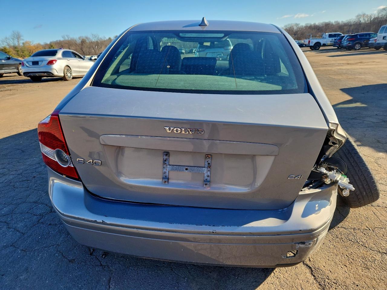 Volvo S40 2.4i Image 13