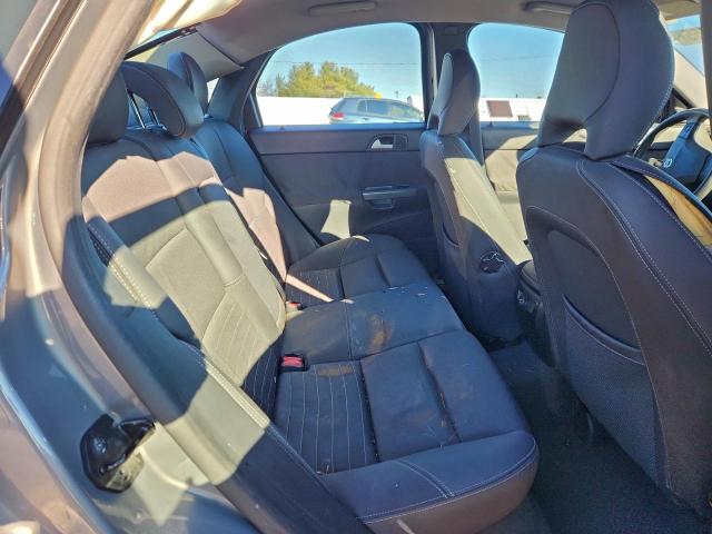 Volvo S40 2.4i Image 8