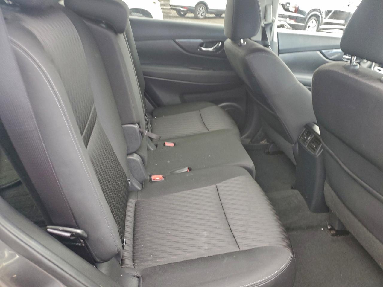 Nissan Rogue S Image 9