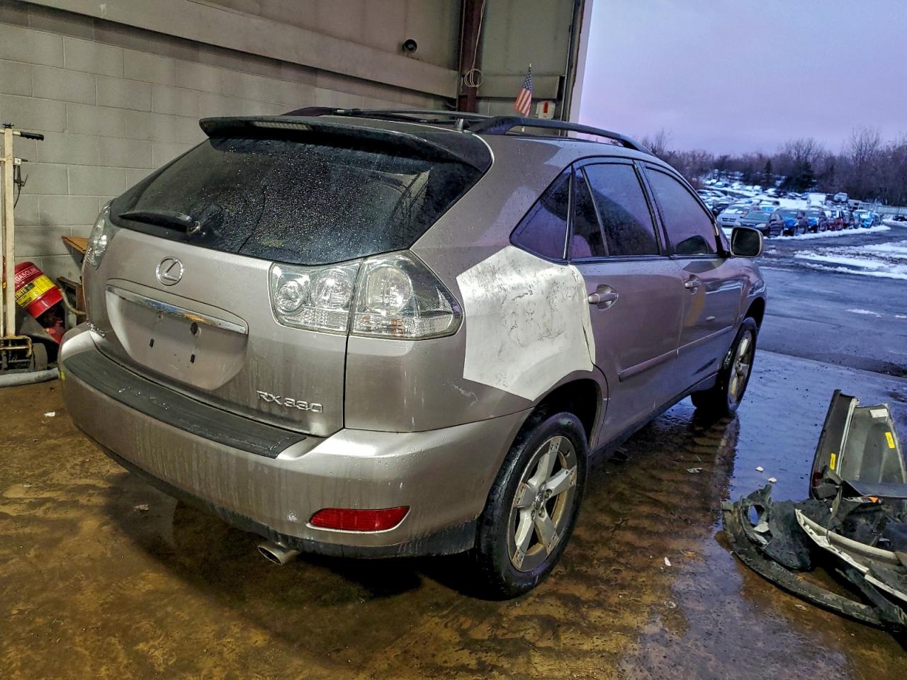 Lexus RX 330 Image 2
