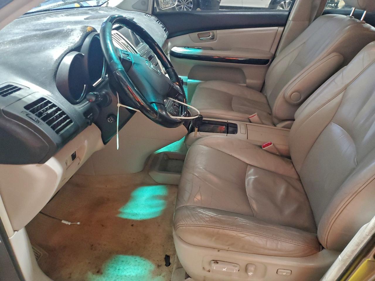 Lexus RX 330 Image 8