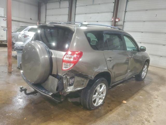 Toyota RAV4 Image 4