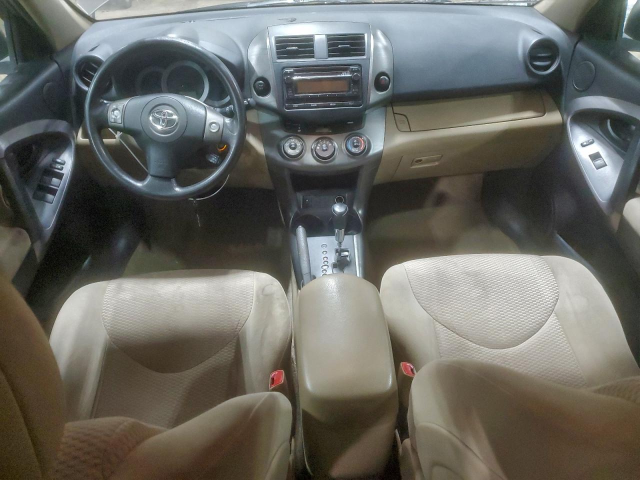 Toyota RAV4 Image 10