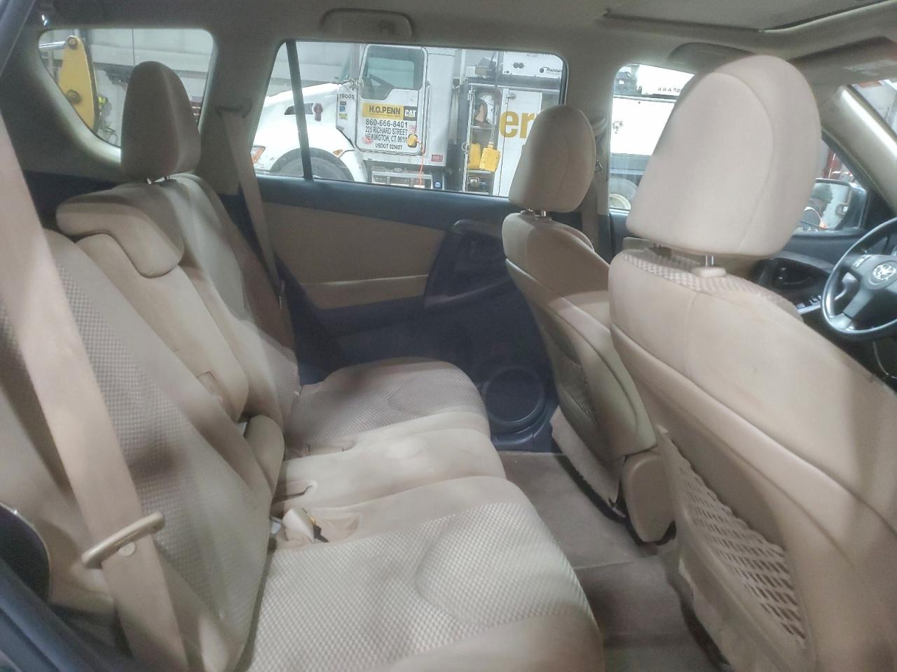 Toyota RAV4 Image 11