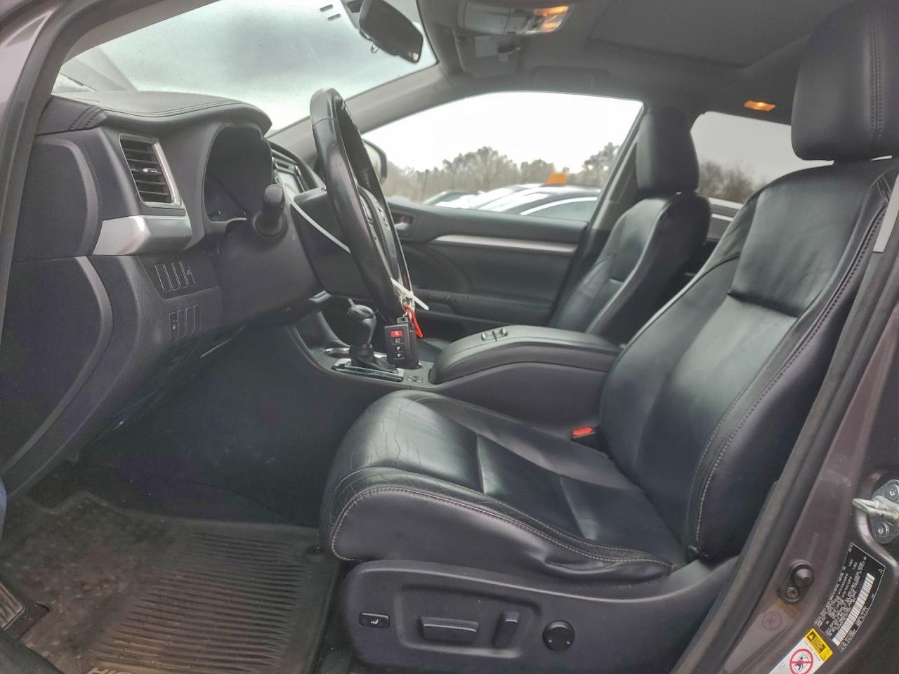 Toyota Highlander Xle Image 8