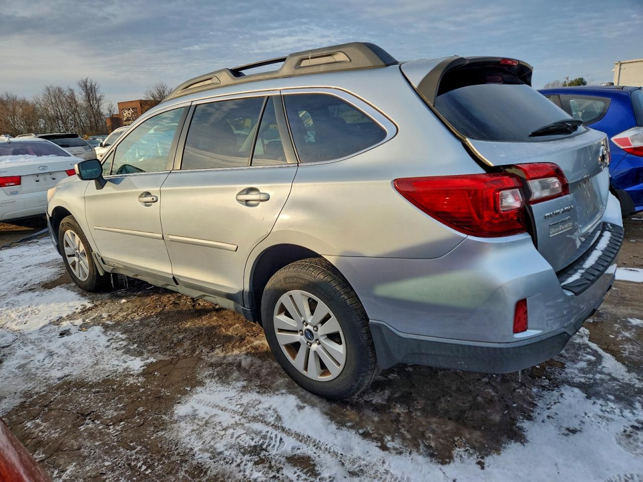 Subaru Outback 2.5i Premium Image 3