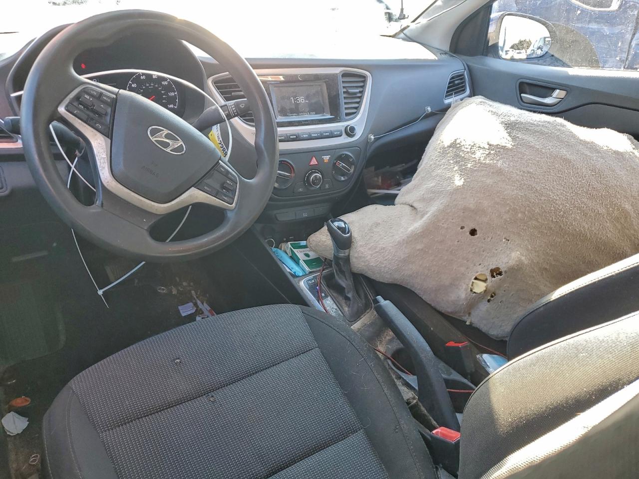 Hyundai ACCENT Se Image 9