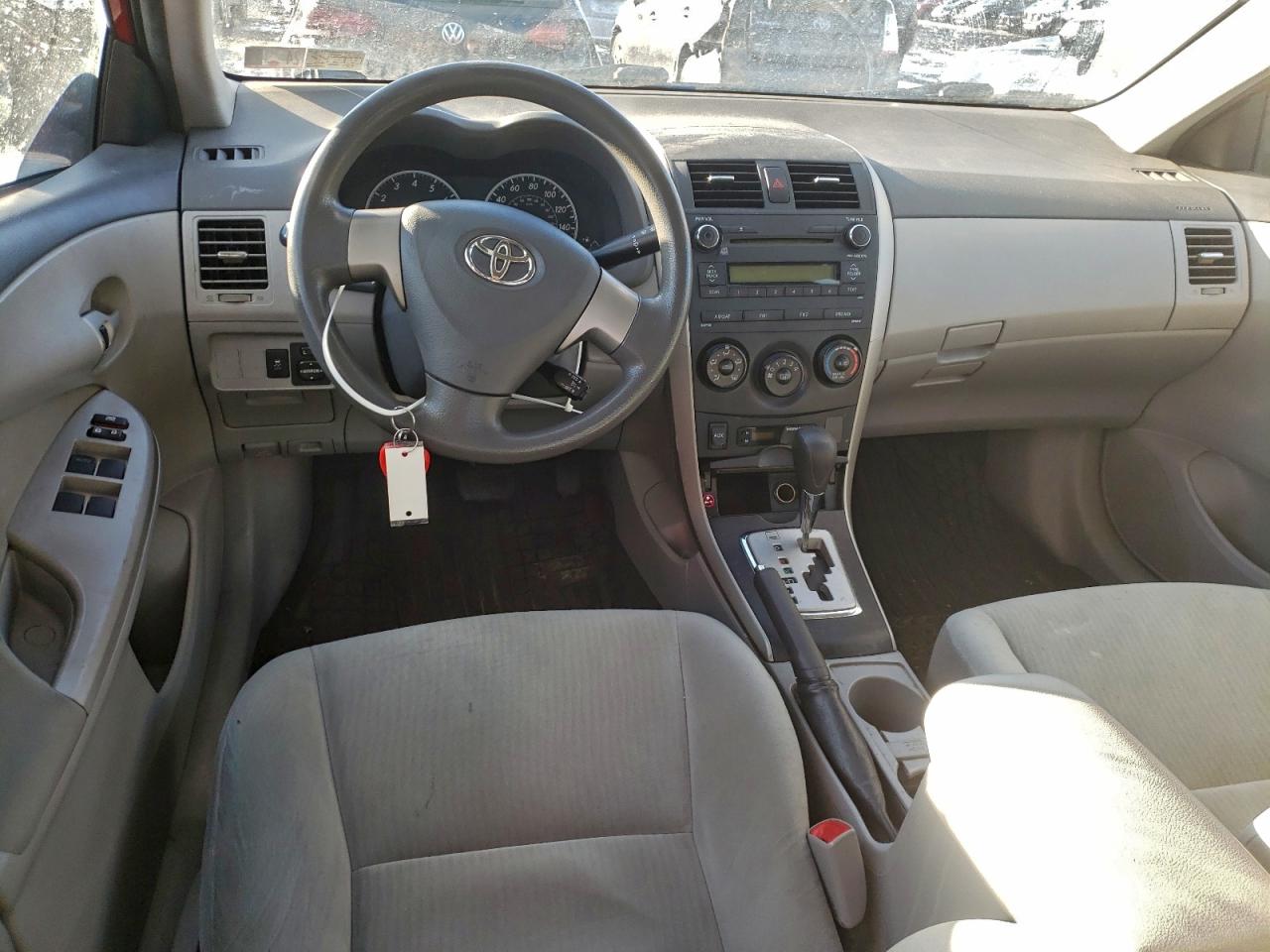Toyota Corolla Base Image 12