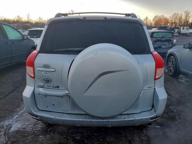 Toyota RAV4 Limited Image 10