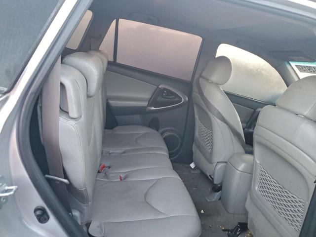 Toyota RAV4 Limited Image 13