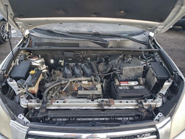 Toyota RAV4 Limited Image 4