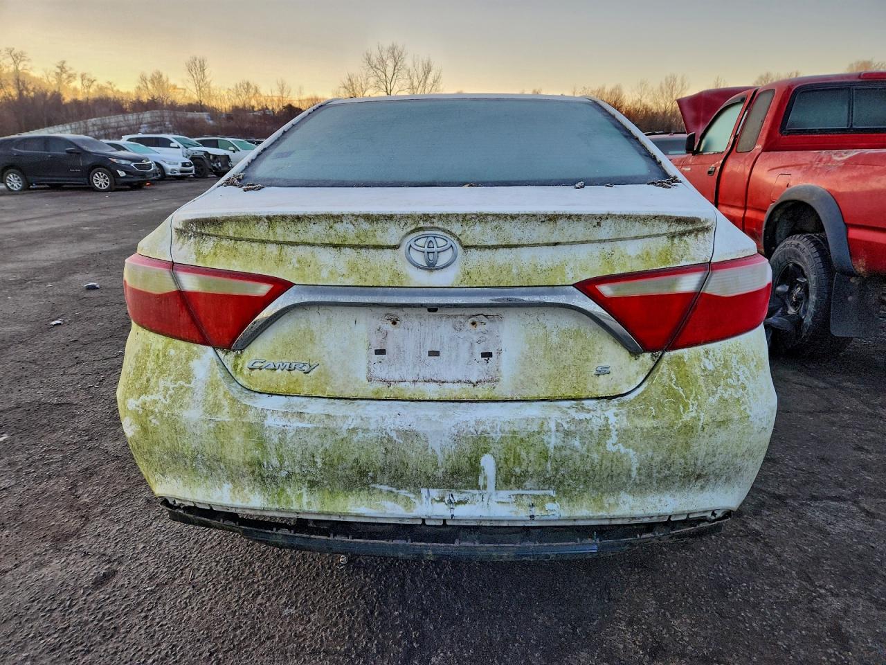 Toyota Camry Le Image 3