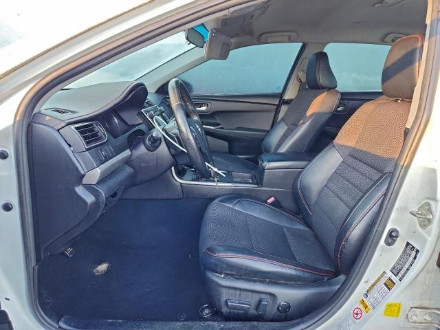 Toyota Camry Le Image 9