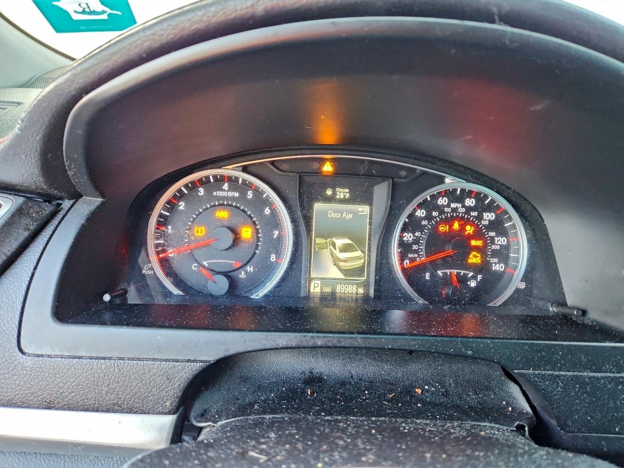 Toyota Camry Le Image 6