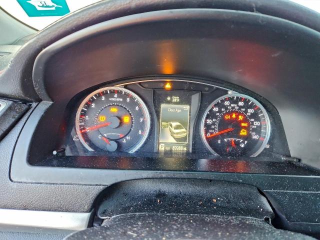 Toyota Camry Le Image 6