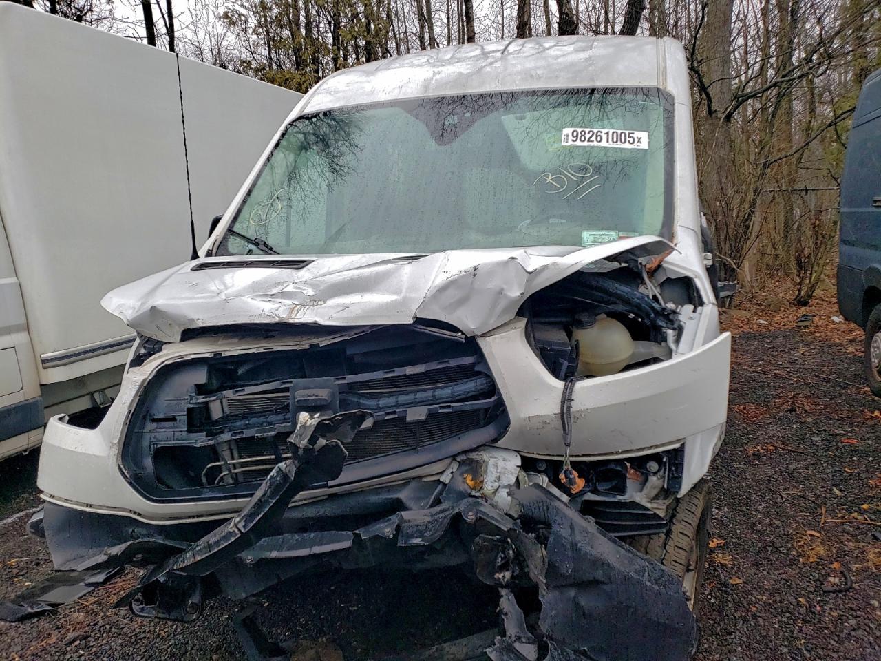 Ford Transit T-250 Image 9