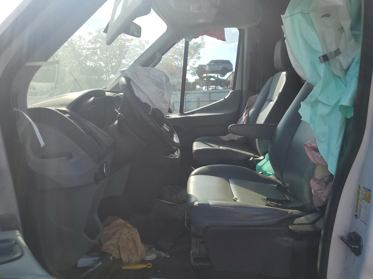 Ford Transit T-250 Image 7