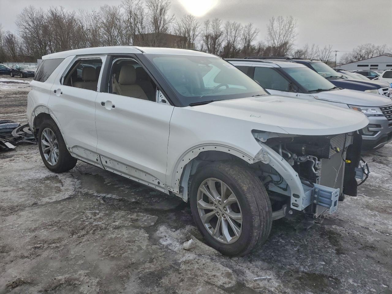 Ford Explorer Xlt Image 4