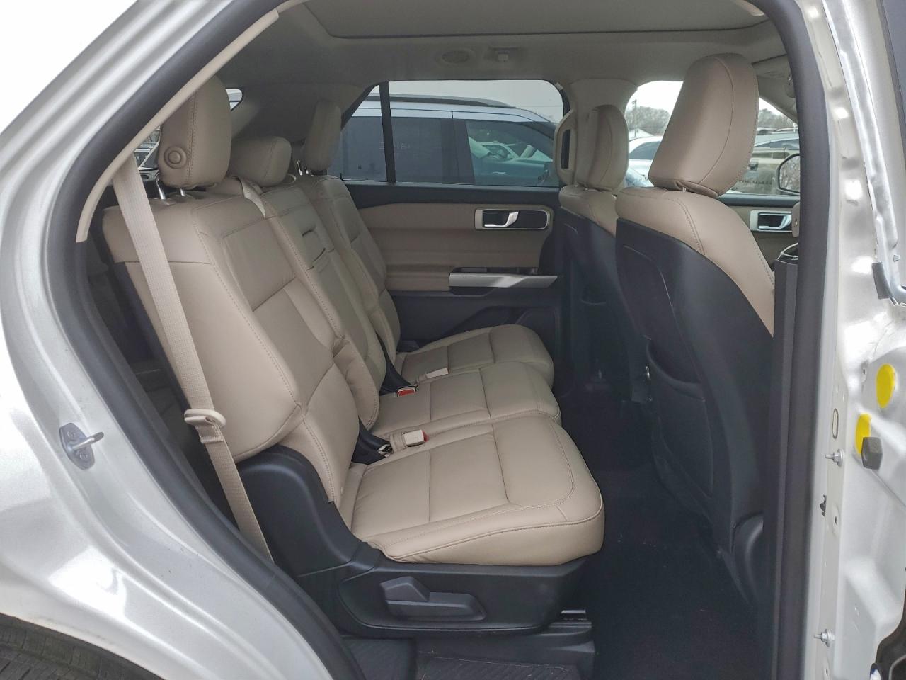 Ford Explorer Xlt Image 11