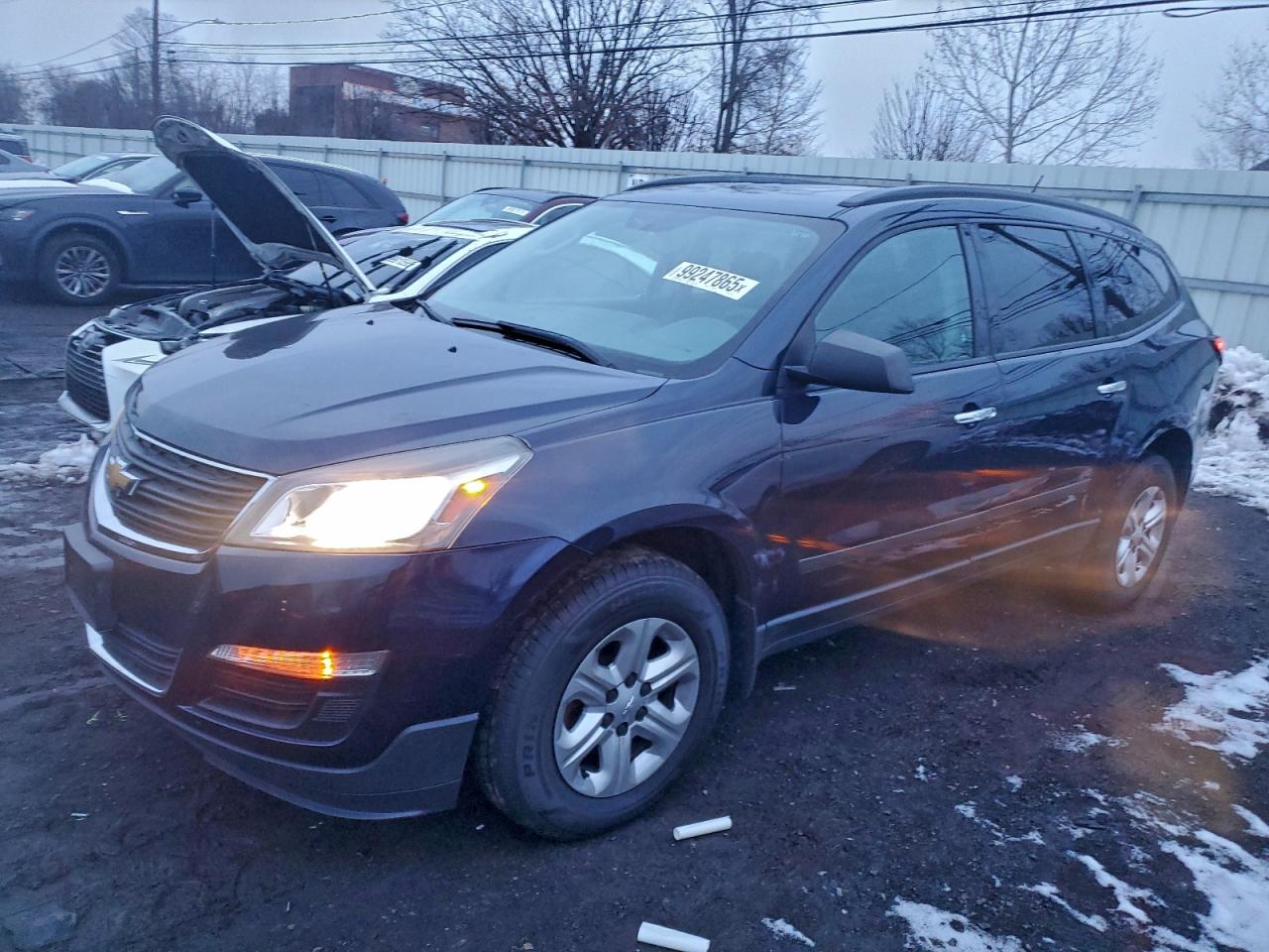 Chevrolet Traverse Ls Image 1