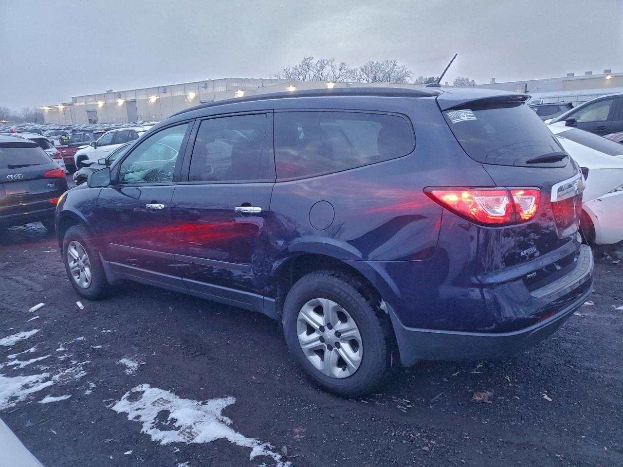 Chevrolet Traverse Ls Image 9