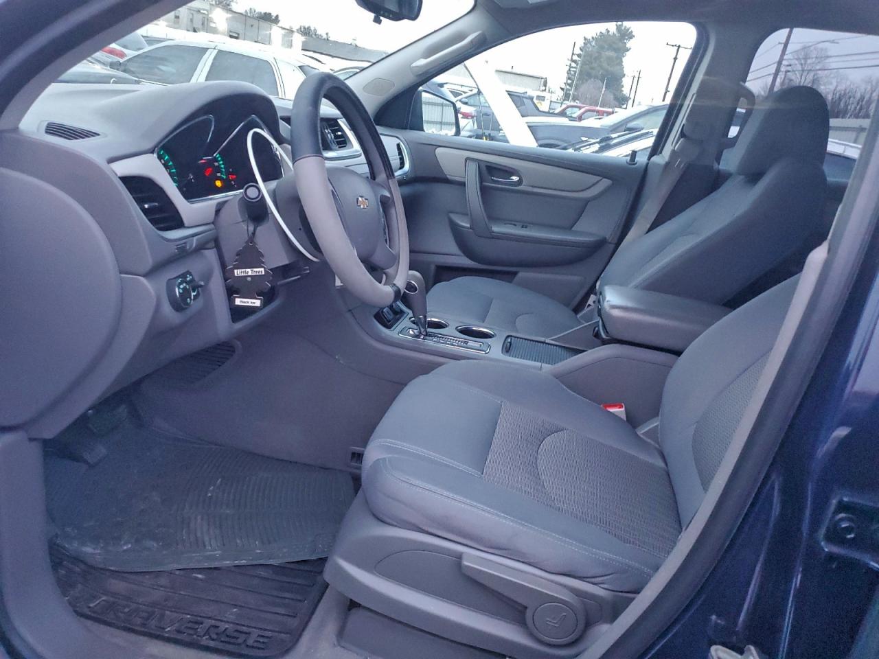 Chevrolet Traverse Ls Image 6