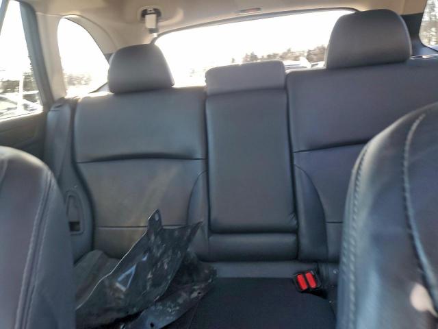 Subaru Outback 2.5i Limited Image 3