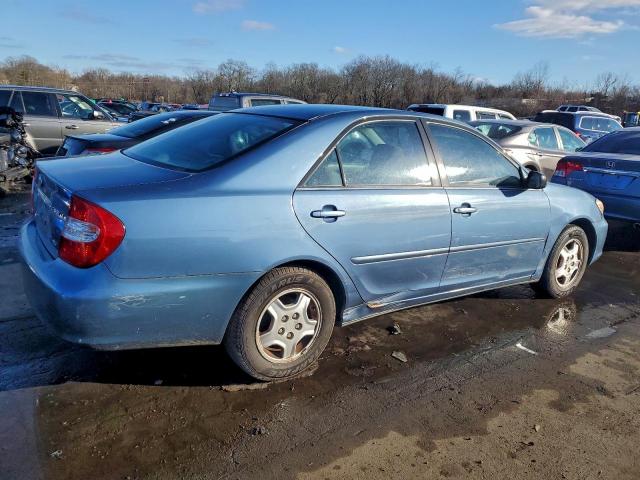 Toyota Camry Le Image 4