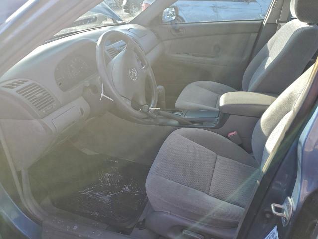 Toyota Camry Le Image 6