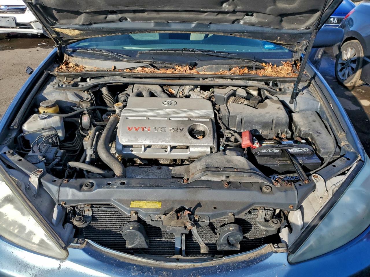 Toyota Camry Le Image 10