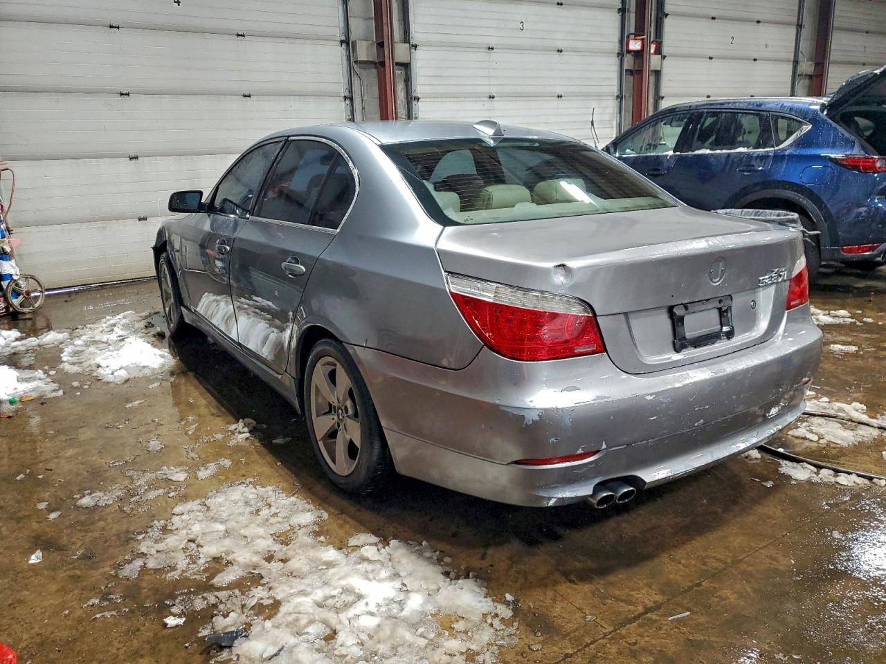 BMW 5 Series Xi Image 8