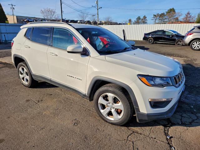 Jeep Compass Latitude Image 9