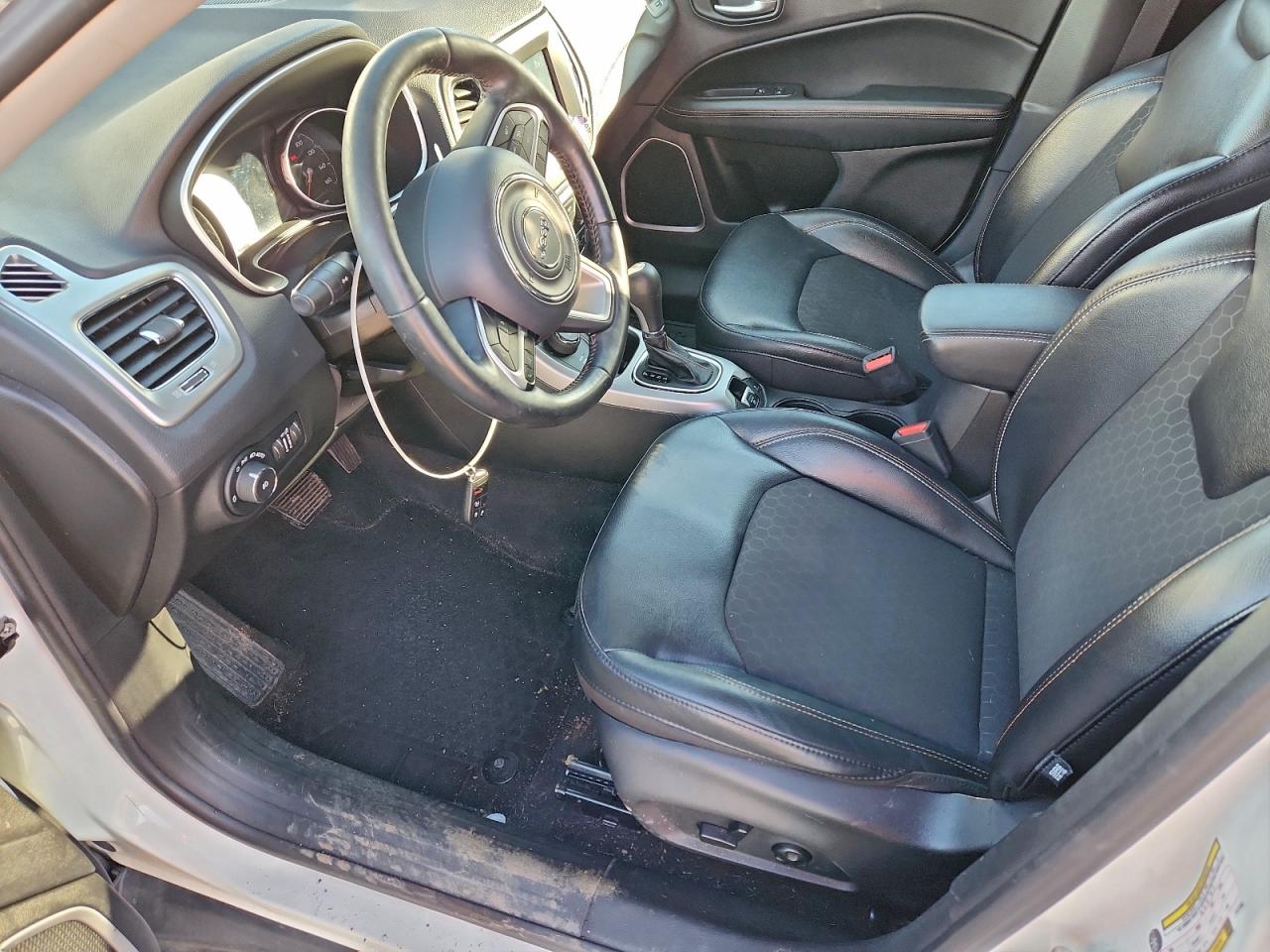 Jeep Compass Latitude Image 12