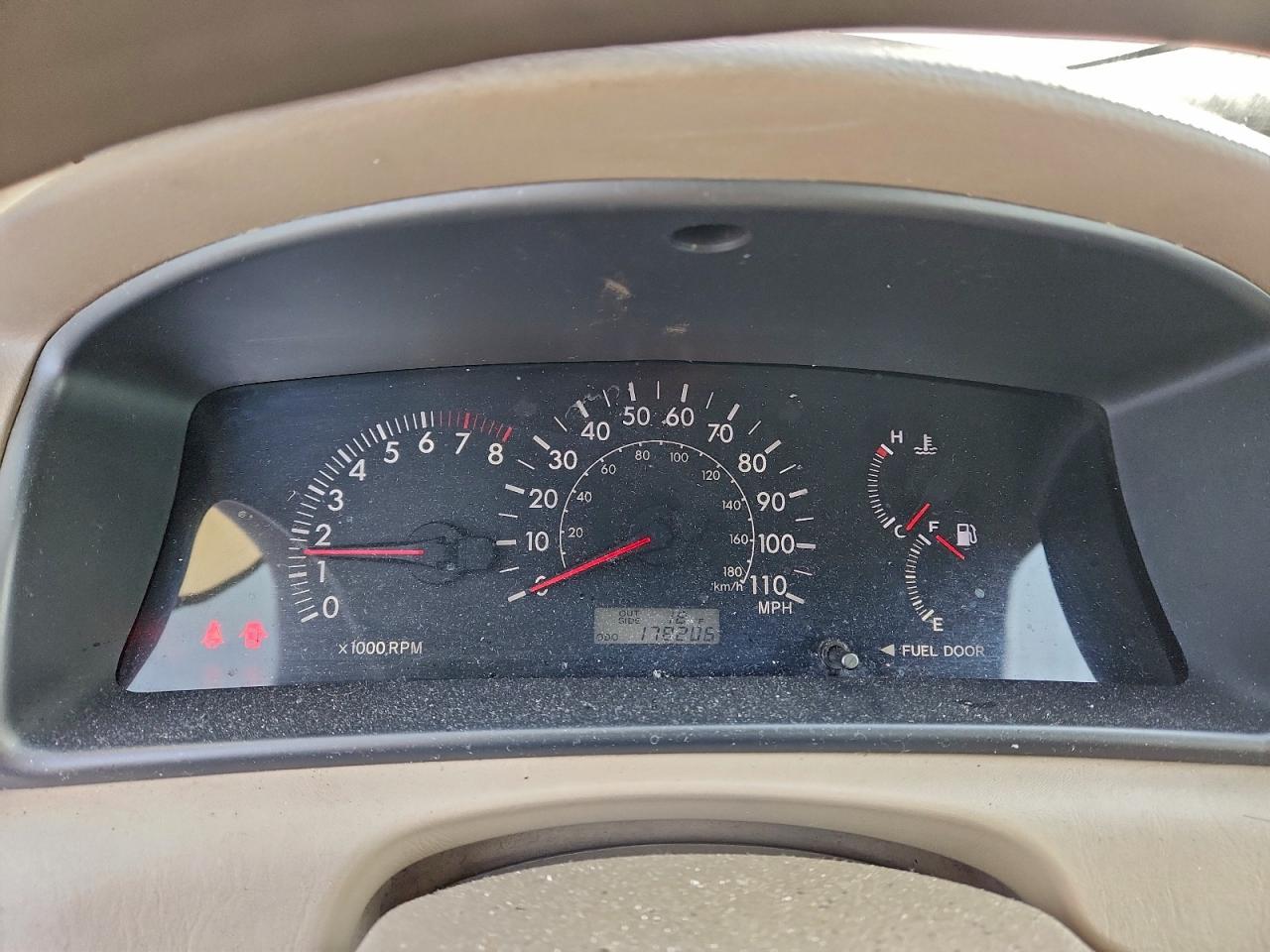 Toyota Corolla Ce Image 8