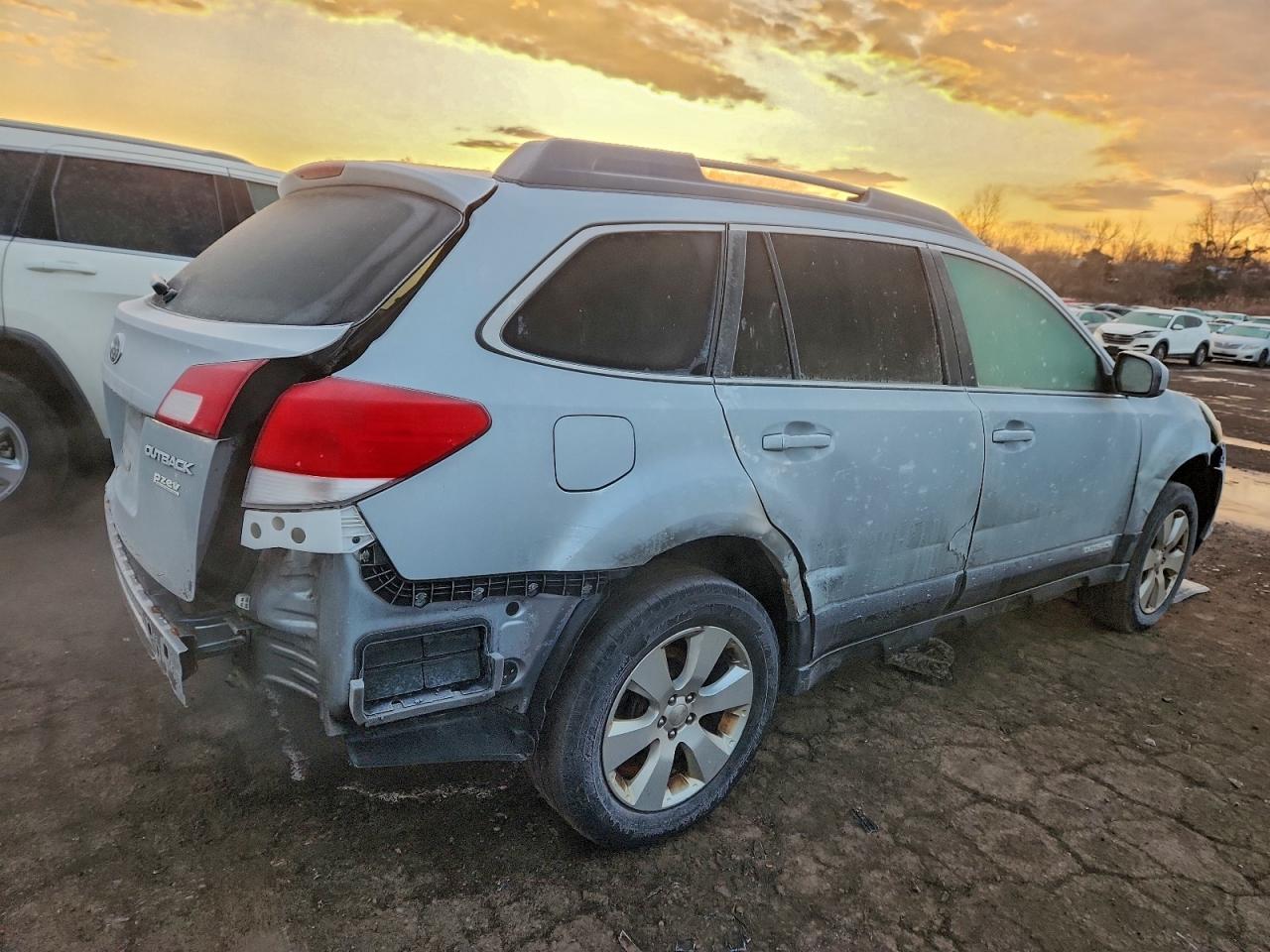 Subaru Outback 2.5i Premium Image 13