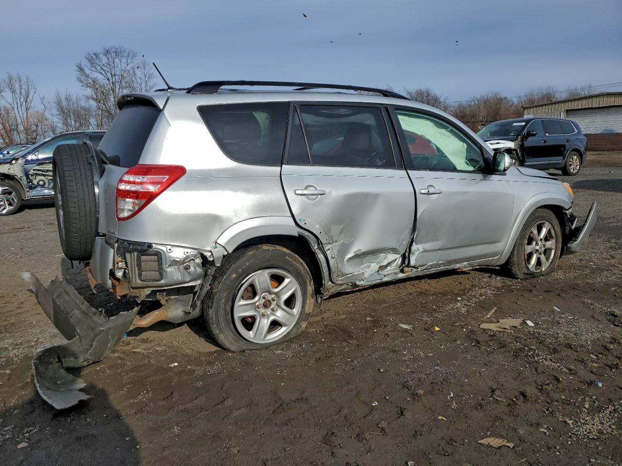 Toyota RAV4 Limited Image 3