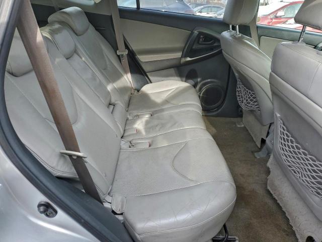 Toyota RAV4 Limited Image 7