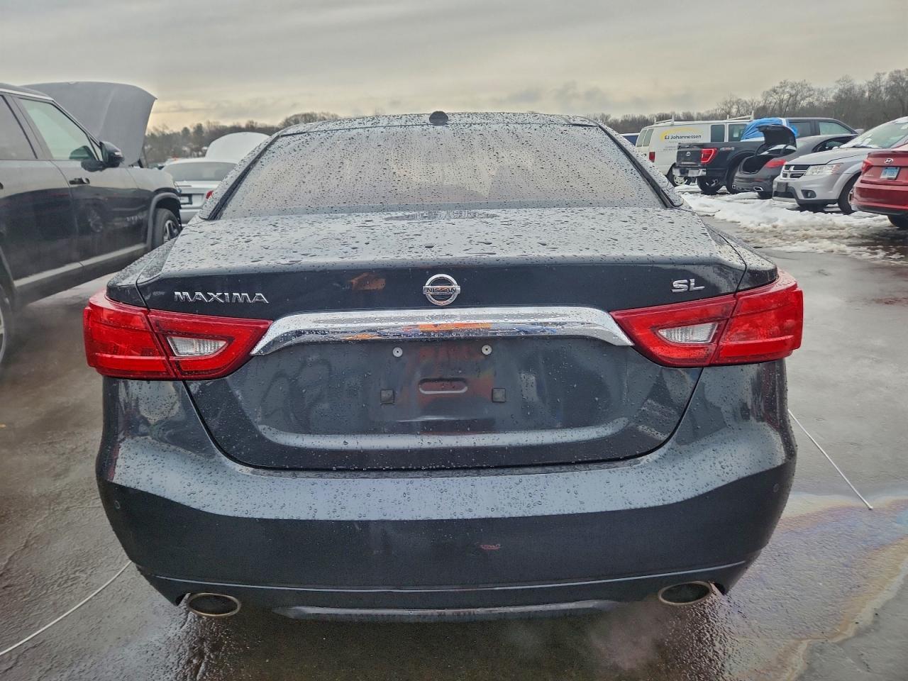 Nissan Maxima 3.5s Image 4