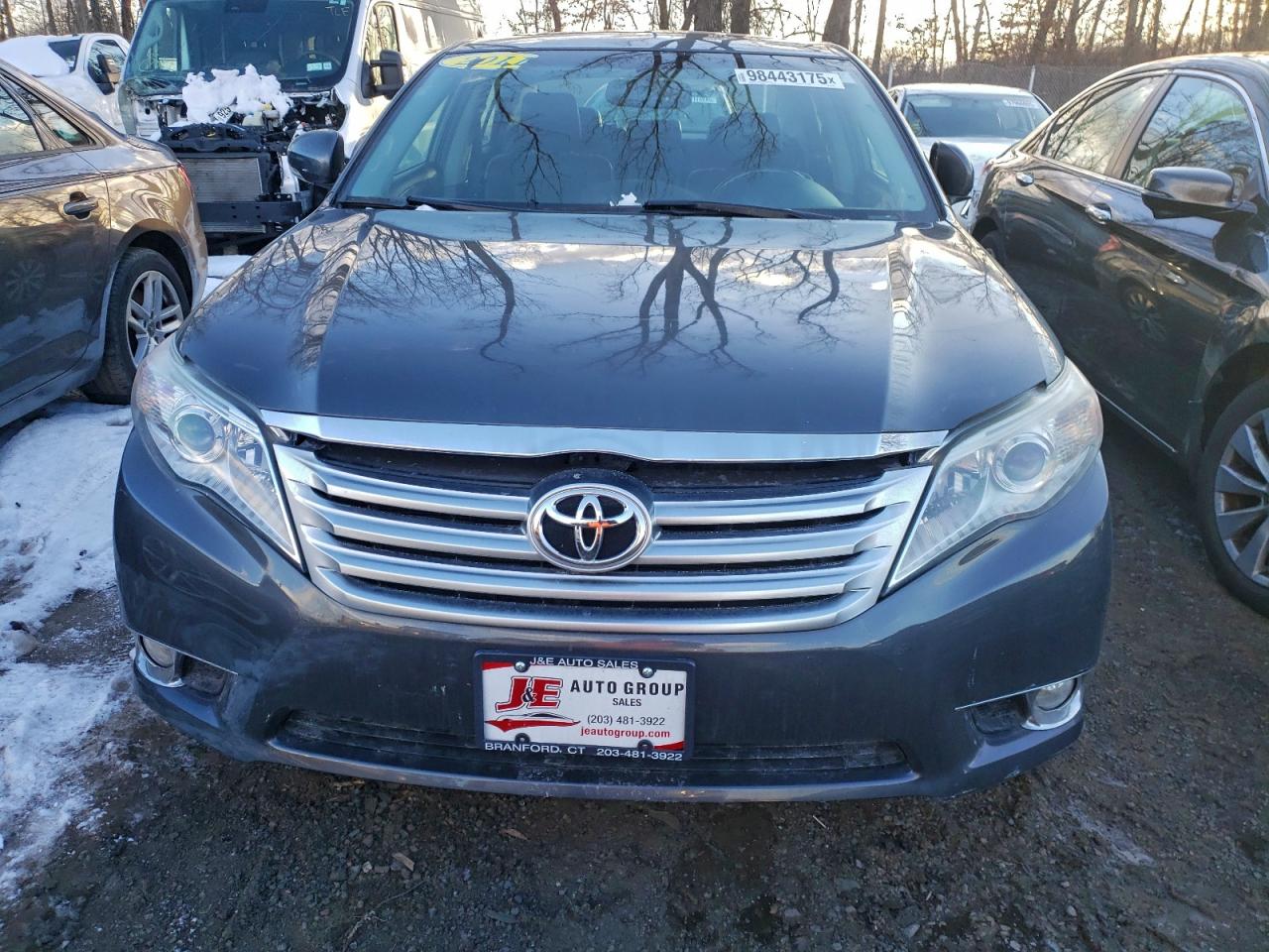 Toyota Avalon Base Image 4