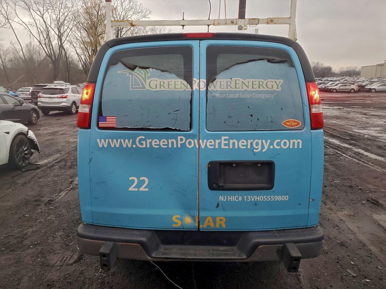 GMC Savana G2500 Image 2