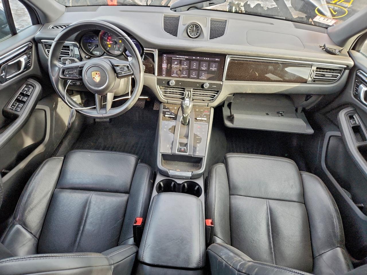 Porsche Macan Base Base Image 4