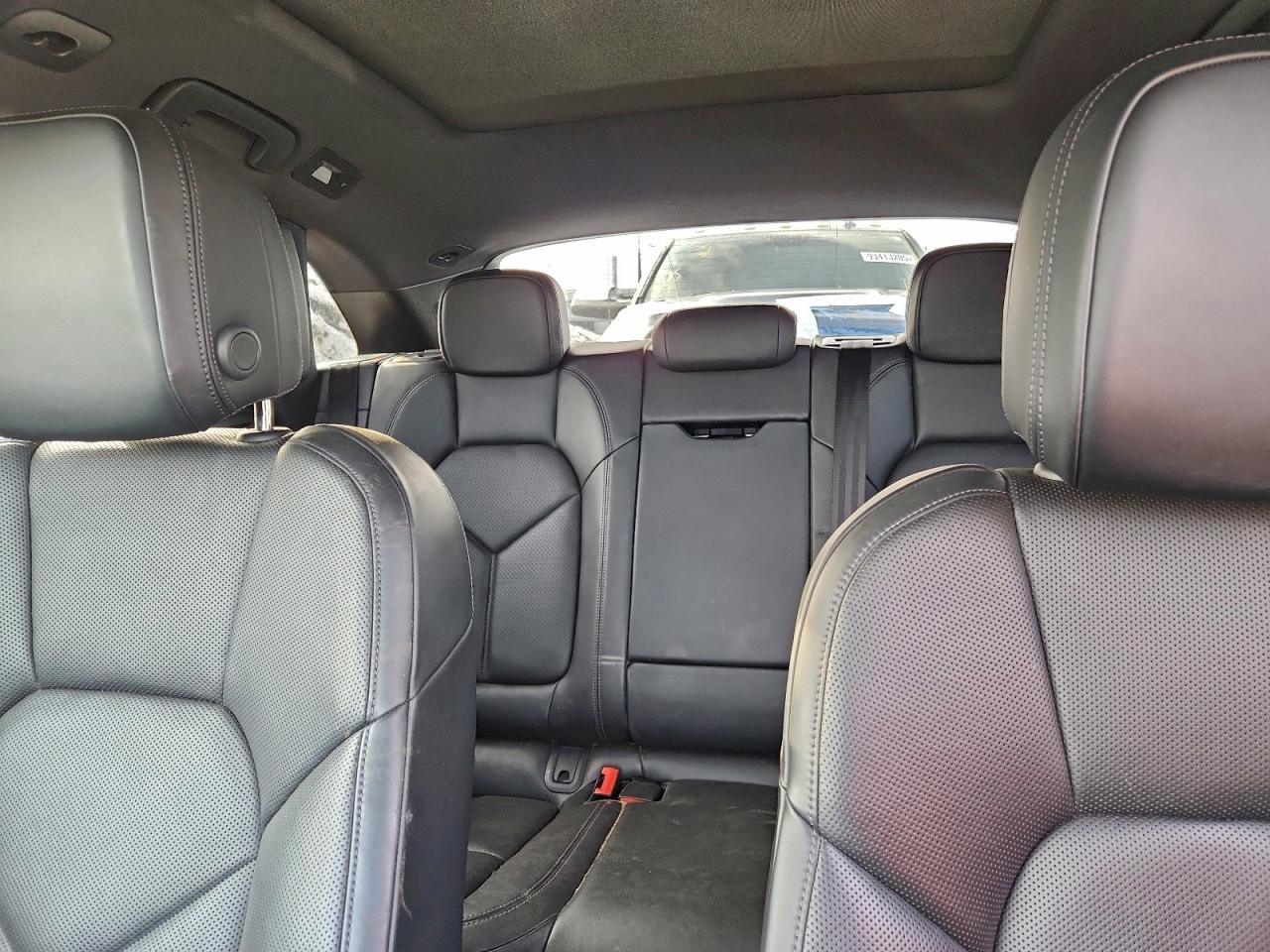 Porsche Macan Base Base Image 3