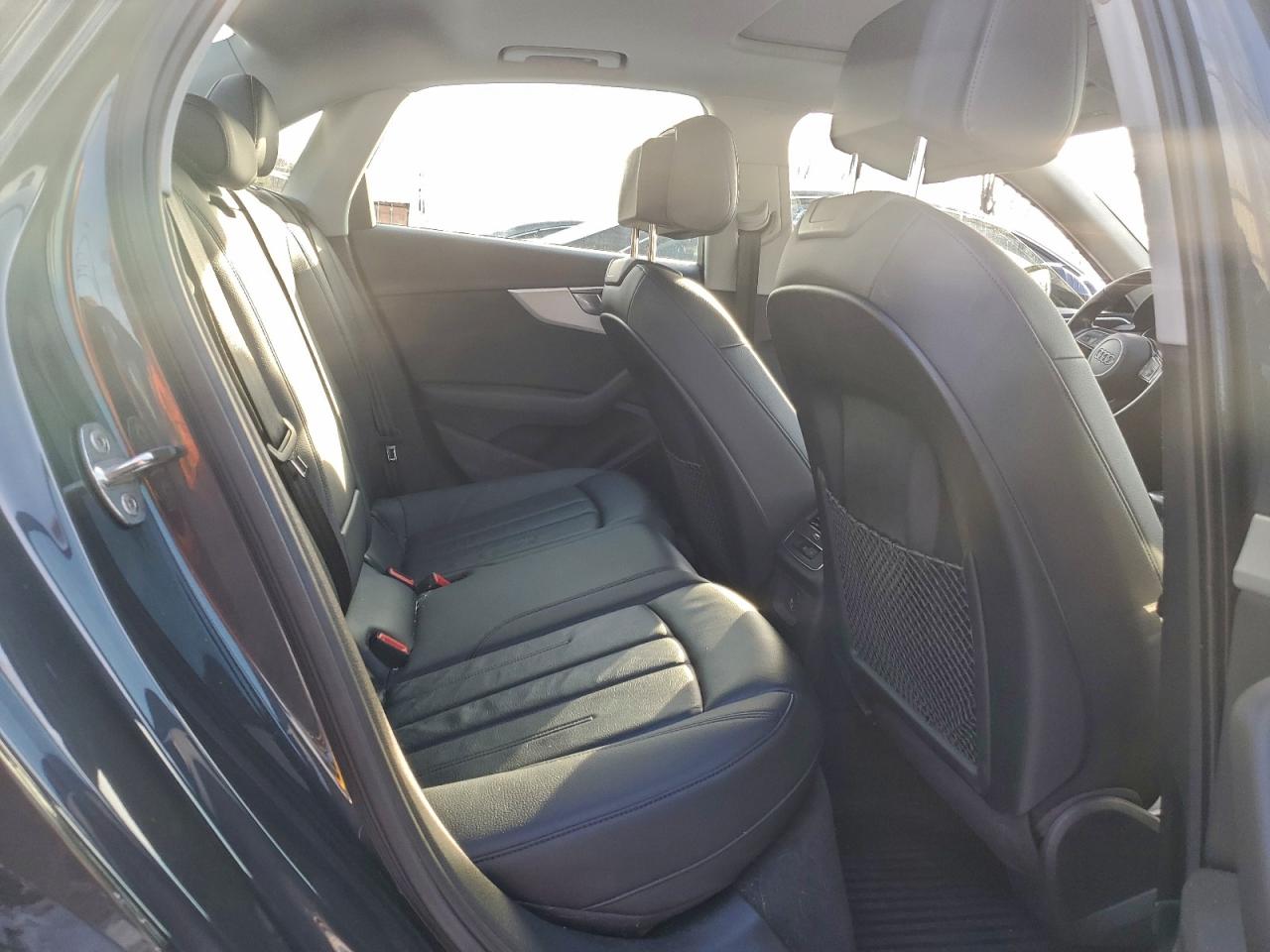 Audi A4 Premium Image 11