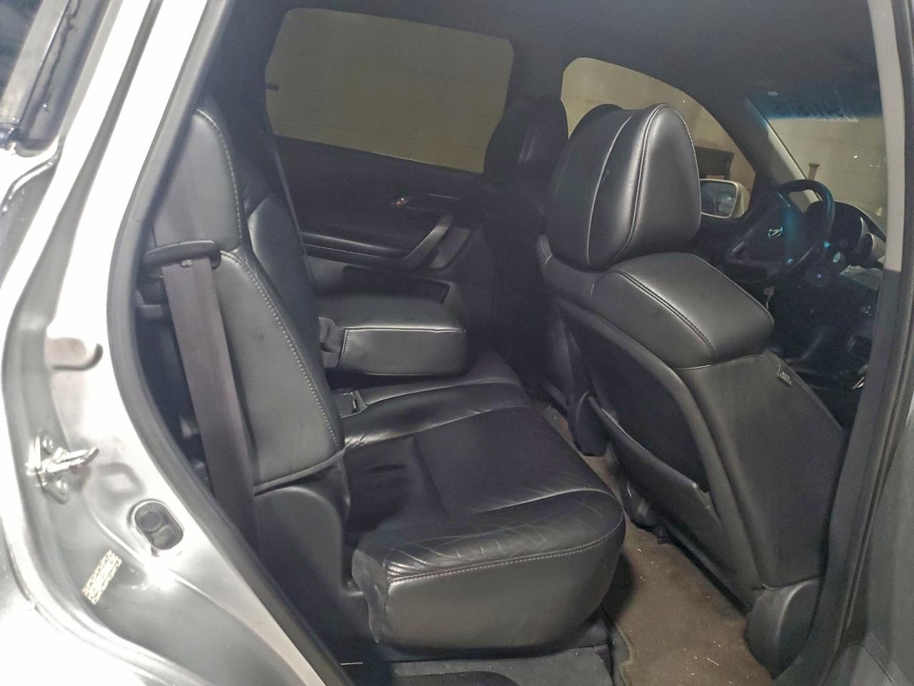 Acura MDX Image 8